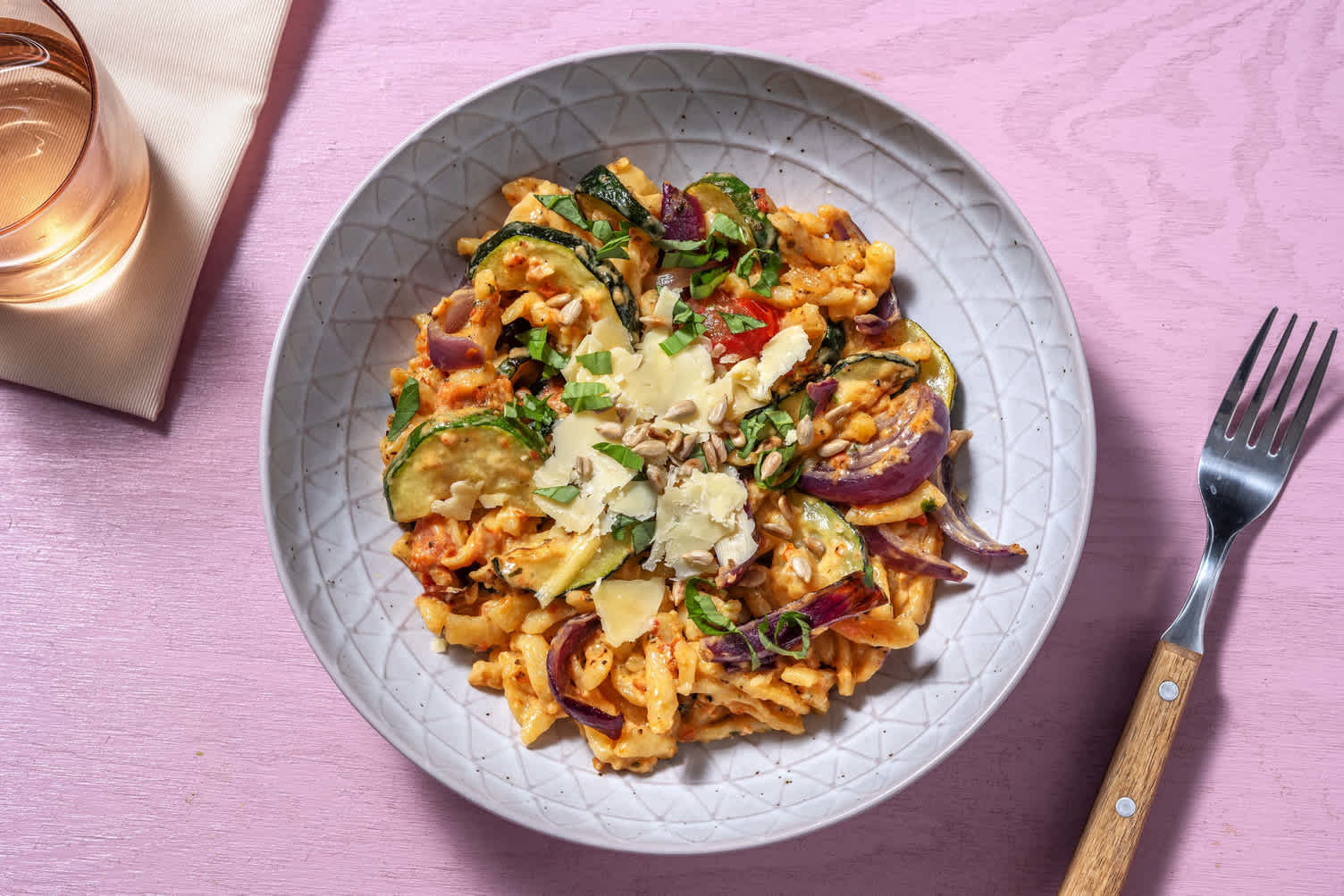 Spätzli mit selbst gemachtem rotem Pesto