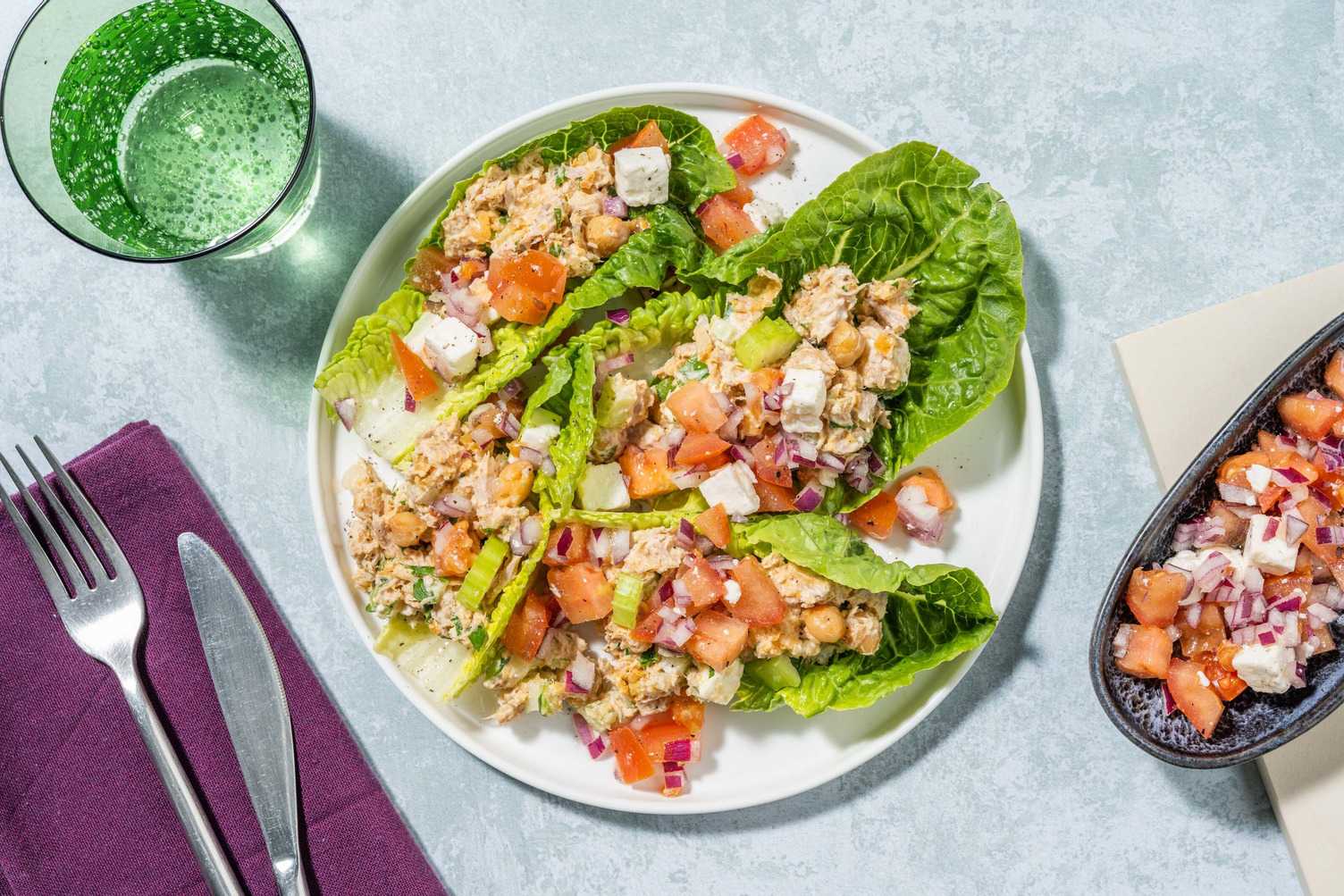 Gefüllte Salatherzen mit Thunfisch & Hirtenkäse