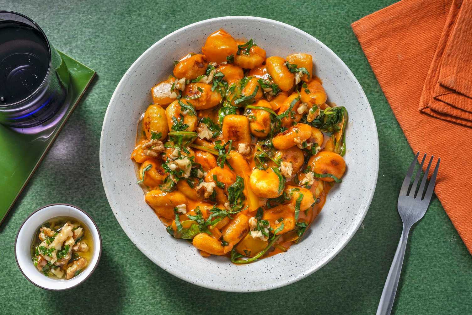 Vegane Gnocchi in Spinat-Tomaten-Sauce