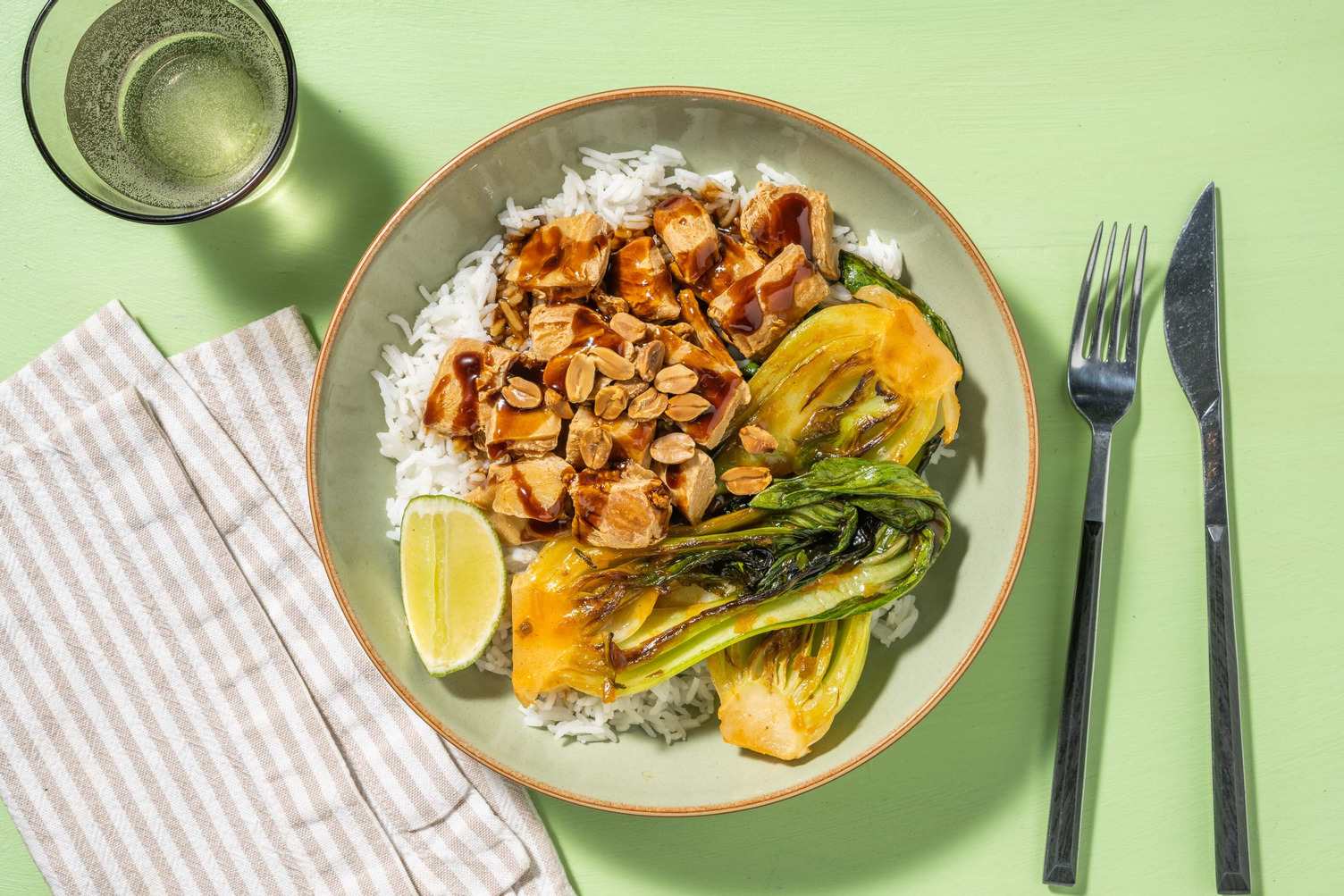Vegane Teriyaki Bowl mit frittierten Filetstücken