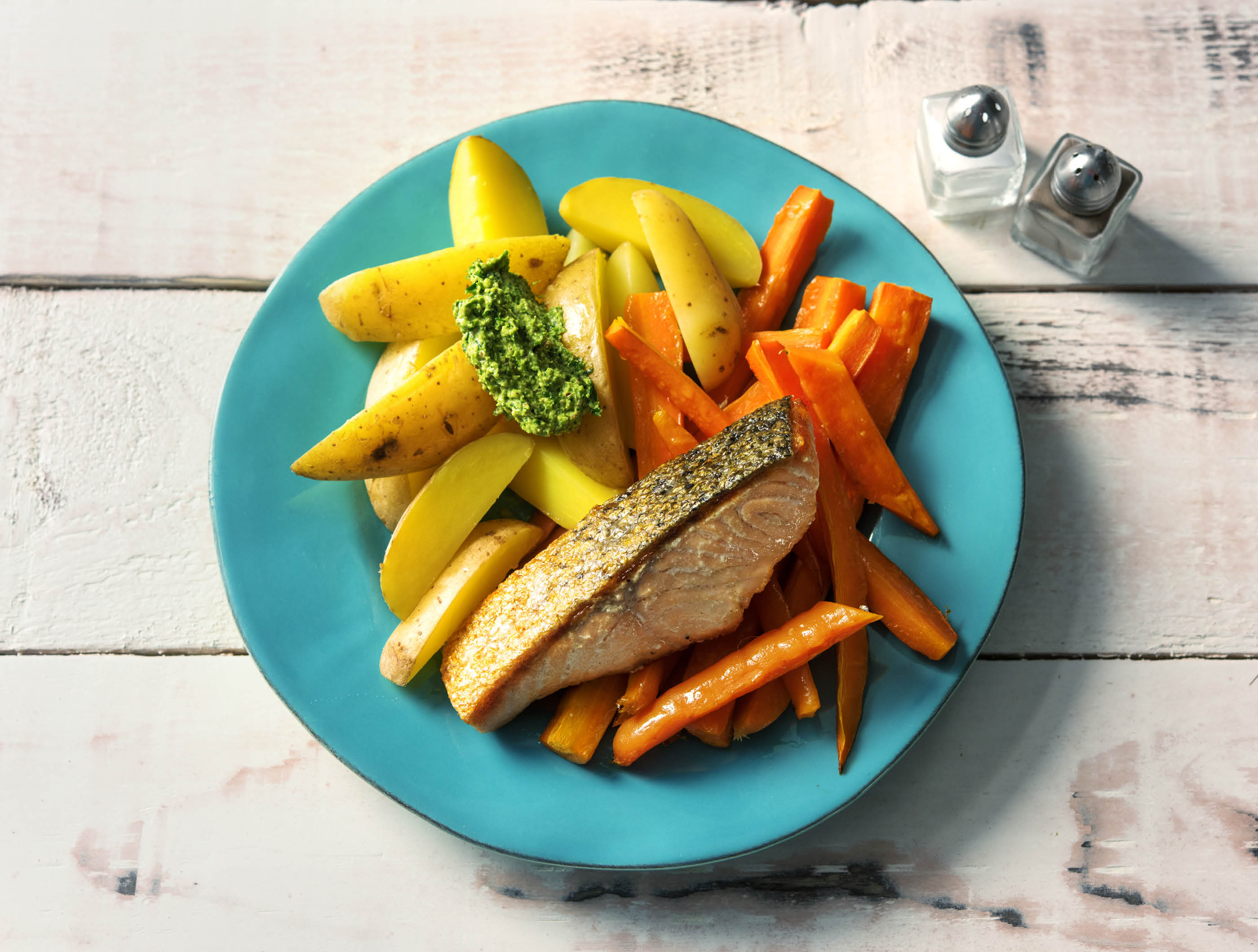 Saumon aux carottes et dukkah de fanes de carottes