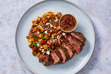Steaks poêlés et hachis de pommes de terres aux herbes