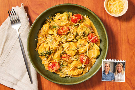 Tortellinis au fromage à la saucisse et sauce au pesto de tomates séchées