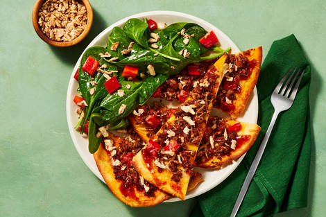 Pains plats super rapides au miel piquant et au poulet