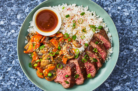Bols de riz au sésame et au contre-filet façon bulgogi