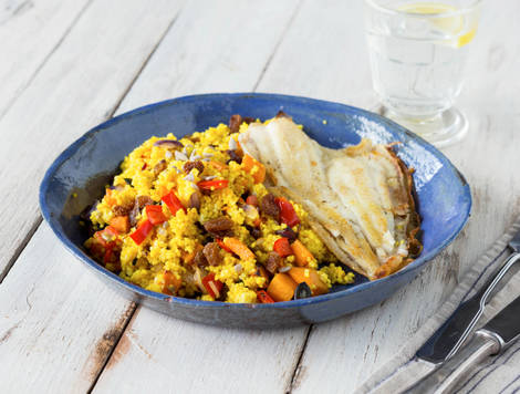Scholfilet met couscous, groenten en rozijnen-pittenmix