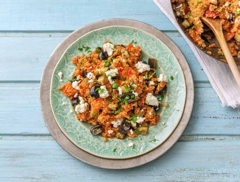 Couscous piquant à la harissa, feta et olives
