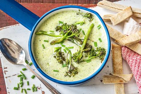 Scharfe Brokkoli-Erbsen-Suppe