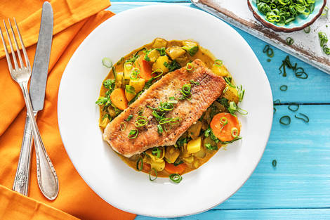 Sukower Welsfilet auf buntem Gemüsecurry