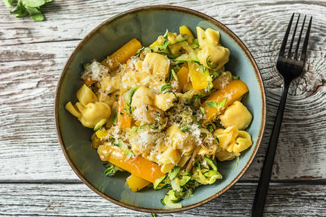 Mediterrane Fiorelli mit Pilzfüllung