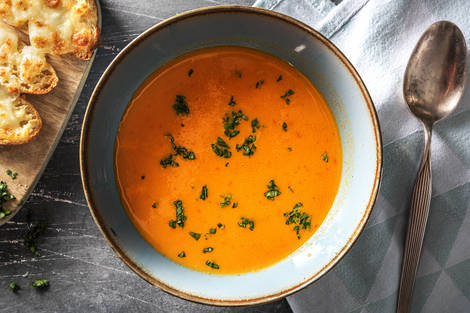 Scharfe Tomaten-Paprika-Suppe