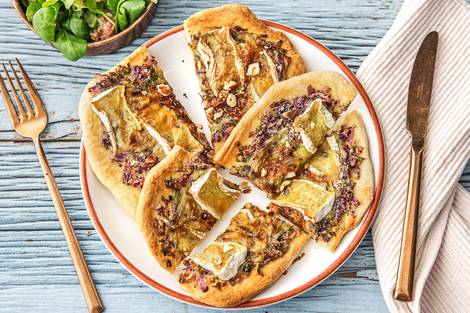 Flammkuchen mit Camembert