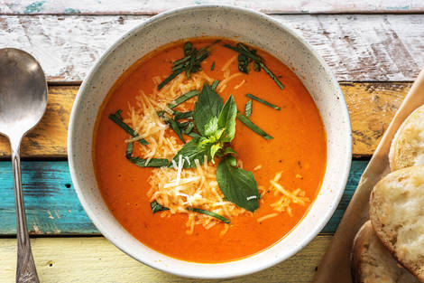 Scharfe Tomaten-Paprika-Suppe