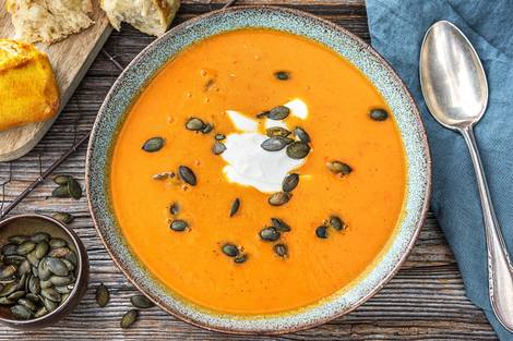 Maaltijdsoep met zoete aardappel en paprika