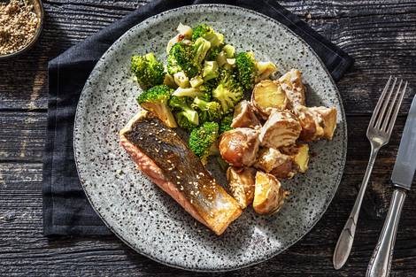 Zalmfilet met Aziatische aardappelsalade