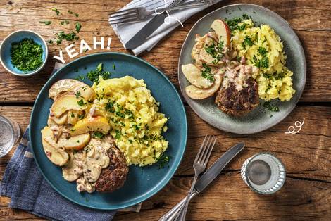 Boulette mit Apfel-Speck-Soße