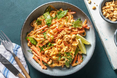 Chilinudeln in Erdnusssoße