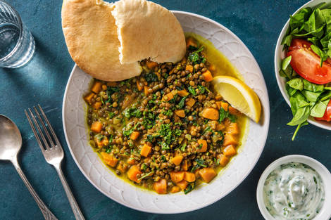 Indiase linzenstoof met naanbrood