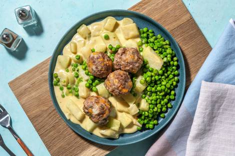 Käsige Hackbällchen mit Rahmkohlrabi