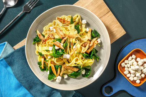 Fettuccine mit Honig-Ziegenkäse-Crumble