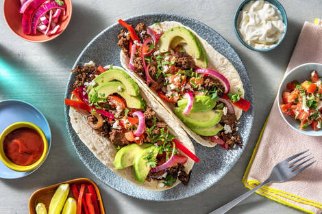 Fajitas au bœuf haché, avocat et salsa de tomates