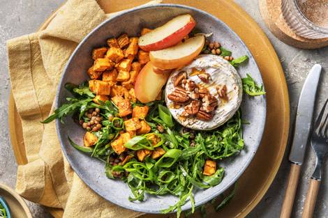 Honig-gebackener Camembert mit Pekannüssen