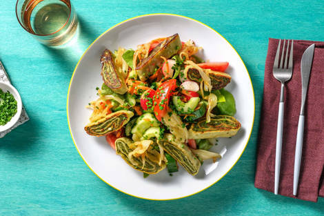 Bunter Salat mit Maultaschen & Schmelz-Zwiebeln