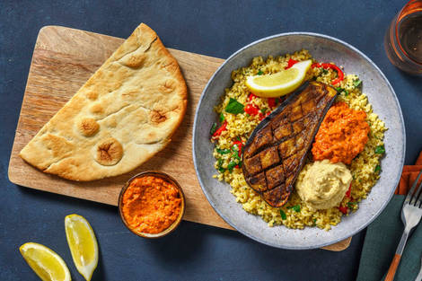 Aubergine met Midden-Oosterse kruiden, bulgur en naanbrood