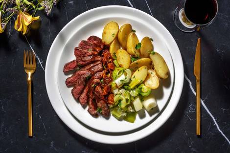Hirschsteak mit Aprikosen-Zwiebel-Soße