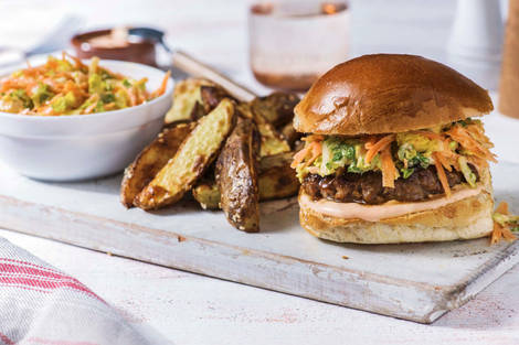 Honig-Teriyaki-Burger mit scharfer Mayo