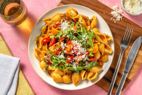 Bruschetta-Pasta mit bunten Kirschtomaten