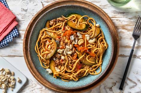 Nouilles au poulet haché et sauce asiatique