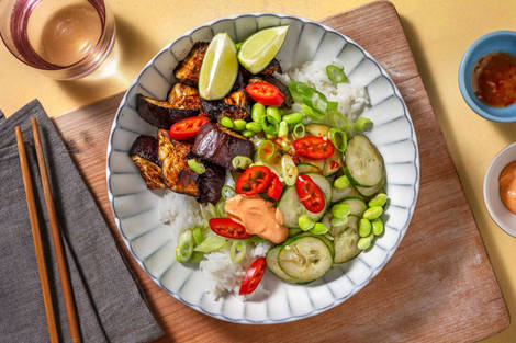Bunte Bowl mit Edamame & glasierter Aubergine