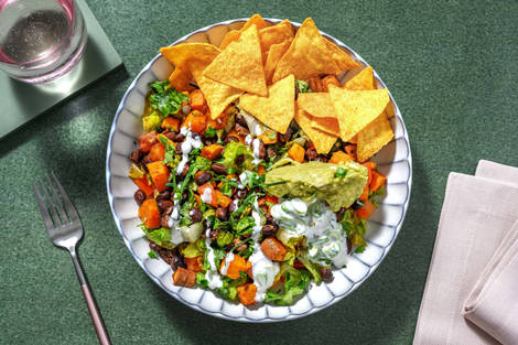Nacho-Bowl mit Guacamole & Koriander