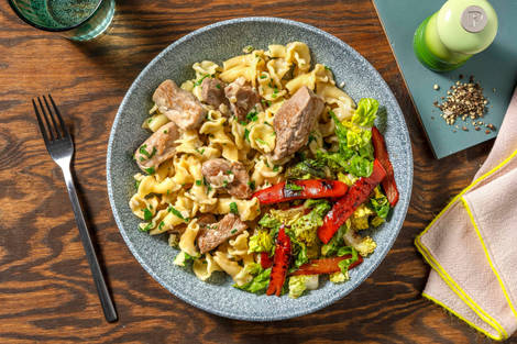 Gigli! Lilienpasta mit Schweinegeschnetzeltem