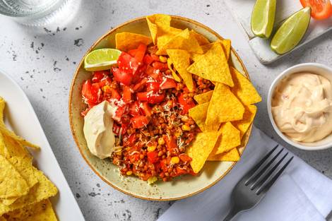 Mexicaans gekruide linzenstoof met pittige tortillachips