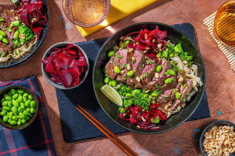 Bowl de nouilles au bœuf et broccolini
