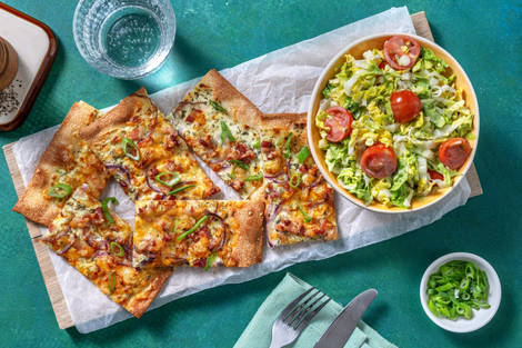 Flammkuchen mit Basilikumschmand & Chorizo