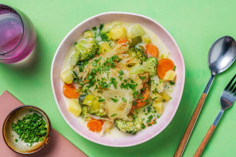 Bunter Gemüsetopf mit Käse-Zwiebel-Haube