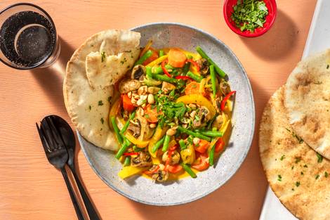 Gelbes Curry mit Varoma-Gemüse, Erdnüssen und Chapati