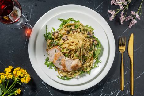 Tagliatelle aux champignons parfumées à la truffe et filet de porc