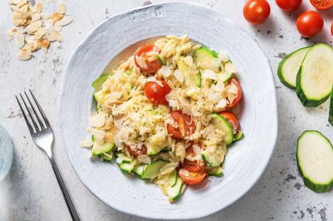 Orzo à la courgette et aux tomates cerises