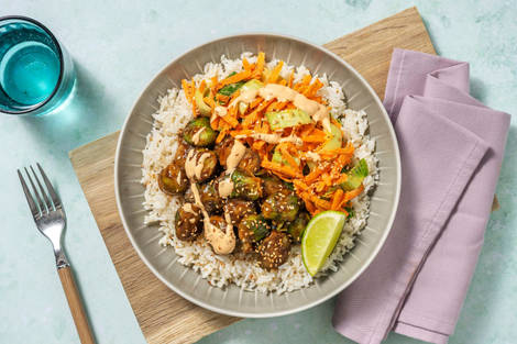 Rosenkohl in Hoisin-Sesam-Marinade auf Reis