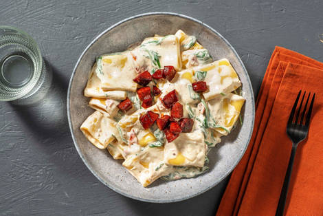 Paccheri-Pasta mit Cremesoße