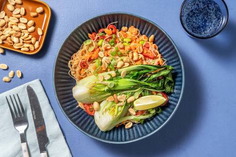 Glasnudelsalat mit Edamame & Erdnussdressing