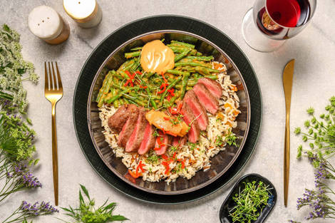 Miso-Butter-Steak auf Aprikosen-Wildreis