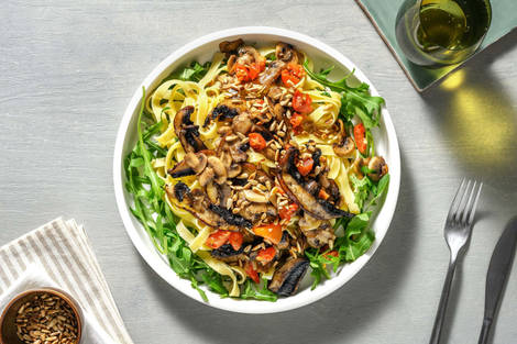 Tagliatelle fraîches au beurre de sauge et fricassée de champignons