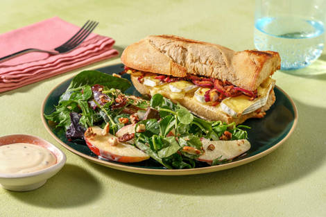 Camembert-Sandwich mit Feigen-Zwiebel-Relish