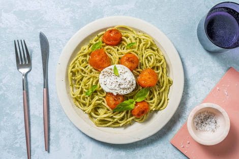 Spaghetti Bufala mit selbstgemachtem grünem Pesto