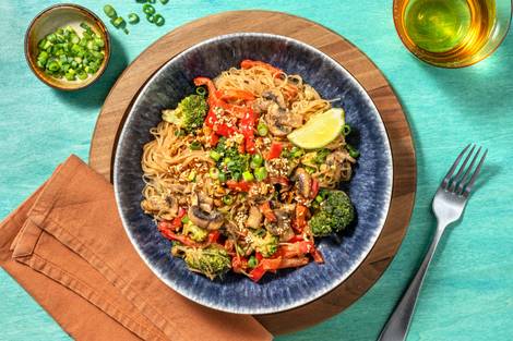 Glasnudeln in Miso-Erdnuss-Sauce mit Broccoli